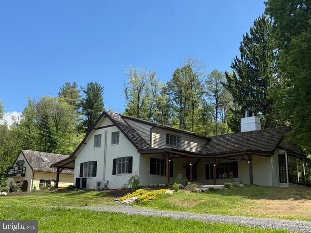 848 White Oak Lane photo 1