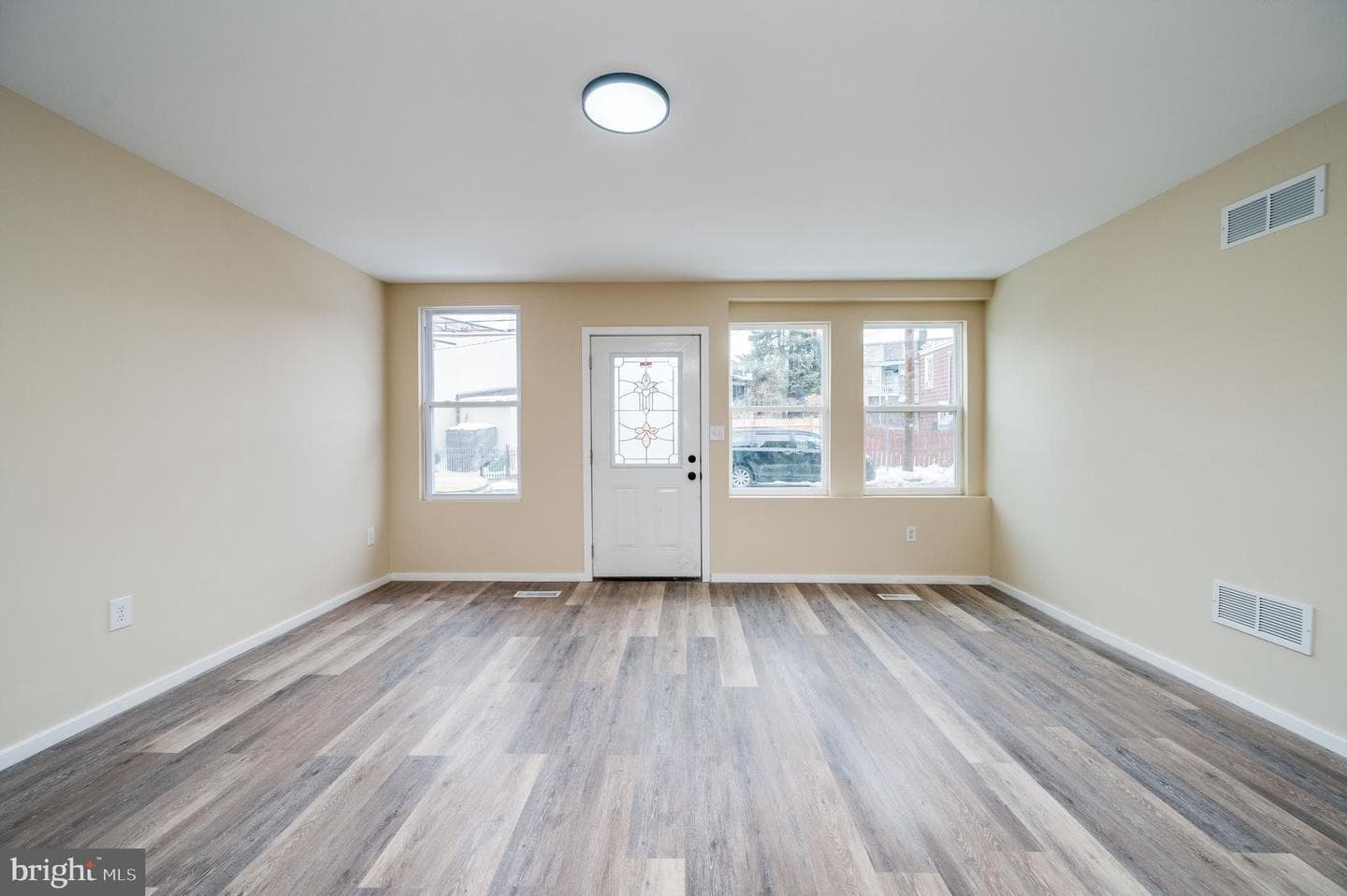 812 Bingaman Street photo 3