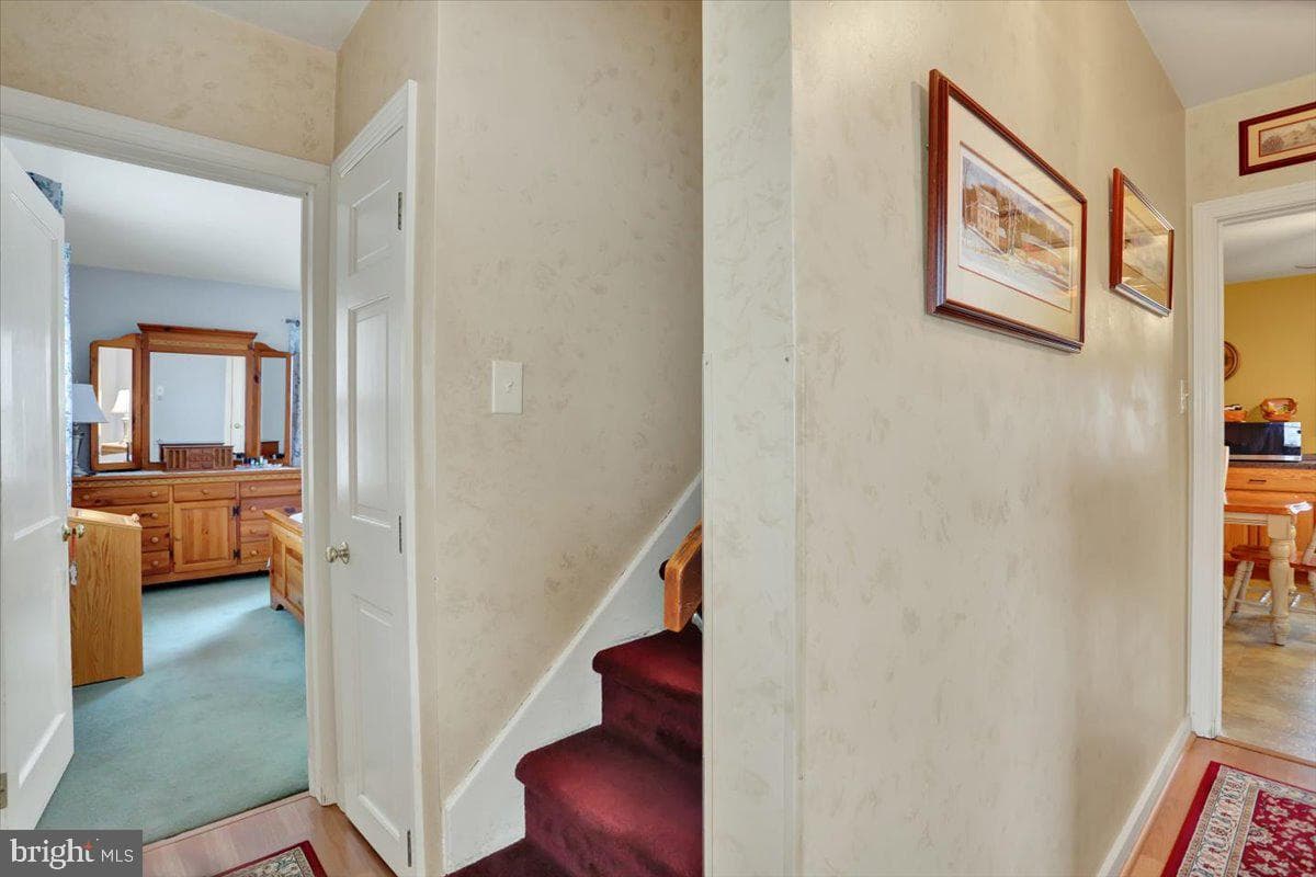 516 W 3rd Street photo 17