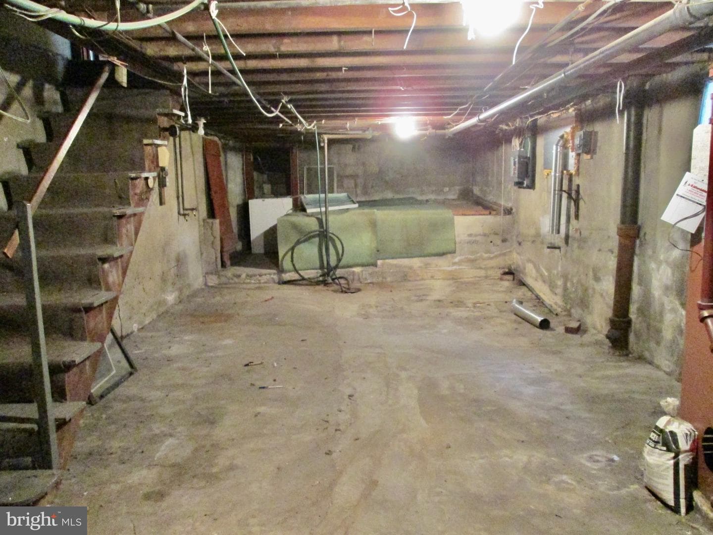 431 Raymond Street photo 27