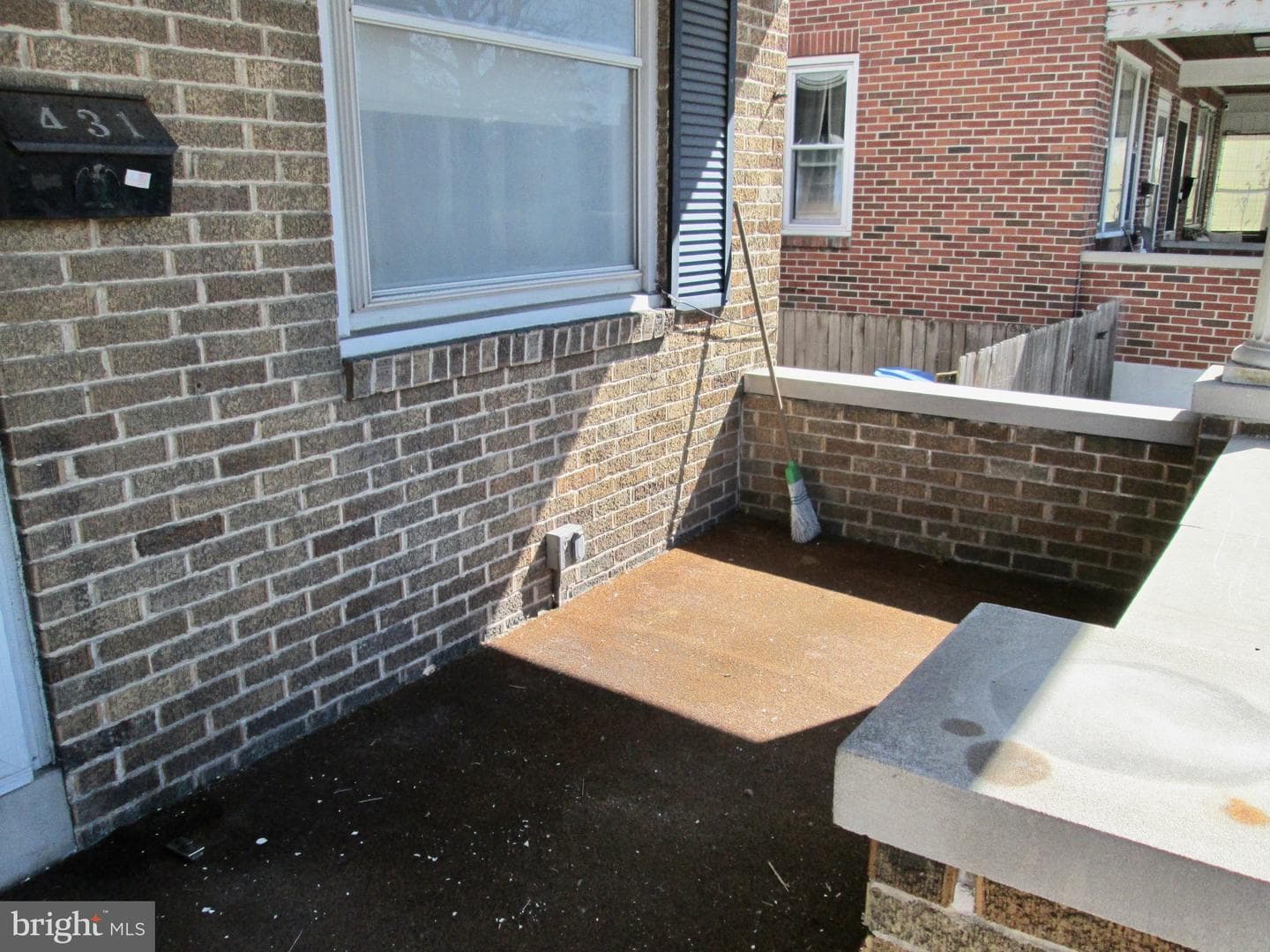 431 Raymond Street photo 34