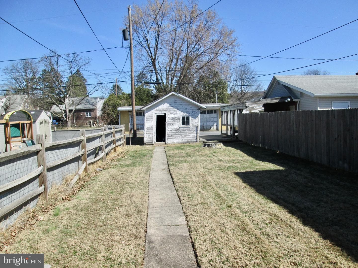 431 Raymond Street photo 38