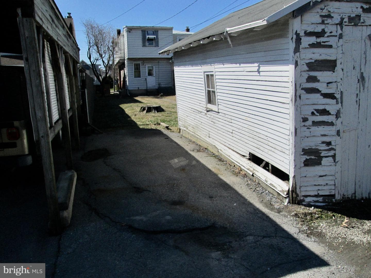 431 Raymond Street photo 46