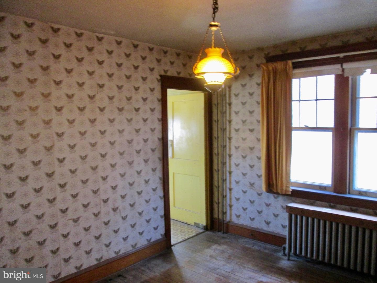 431 Raymond Street photo 9