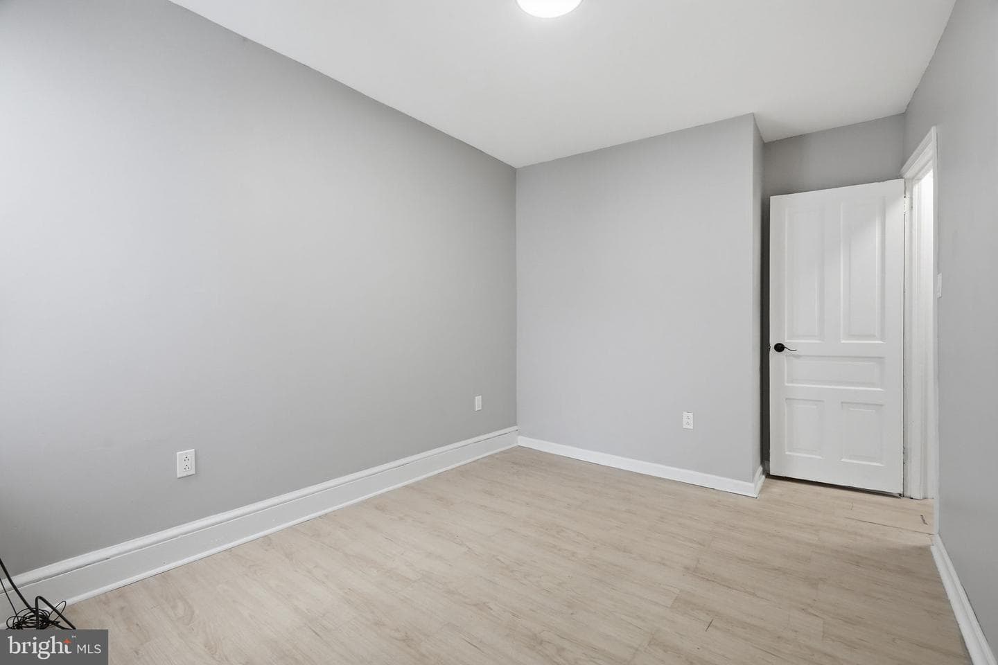 1043 Mulberry Street photo 25