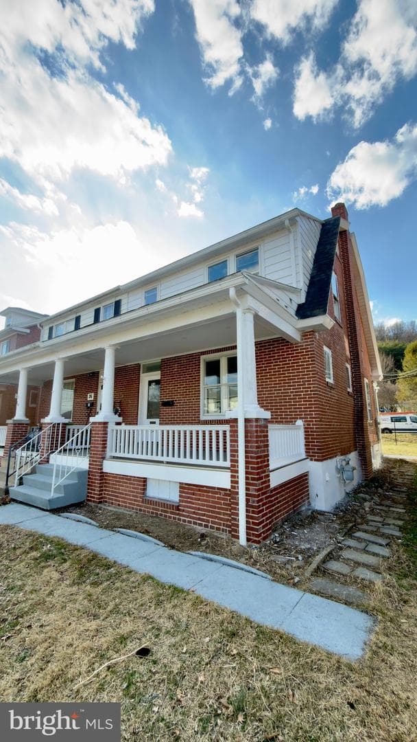 24 Marshall Avenue photo 2