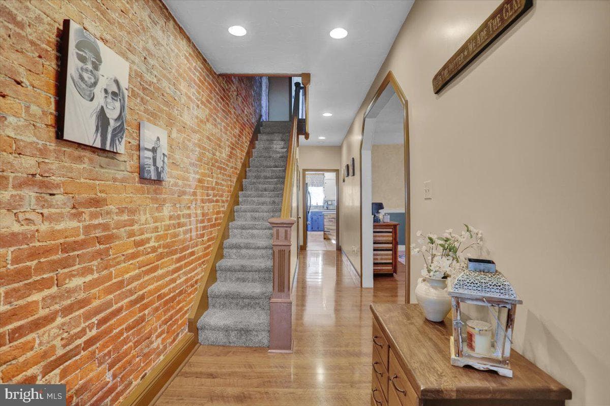 204 E High Street photo 5