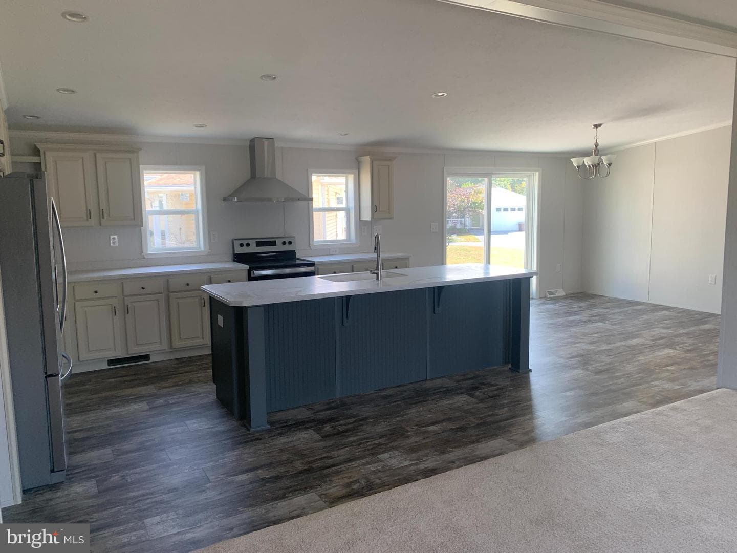 72 Westview Terrace photo 2