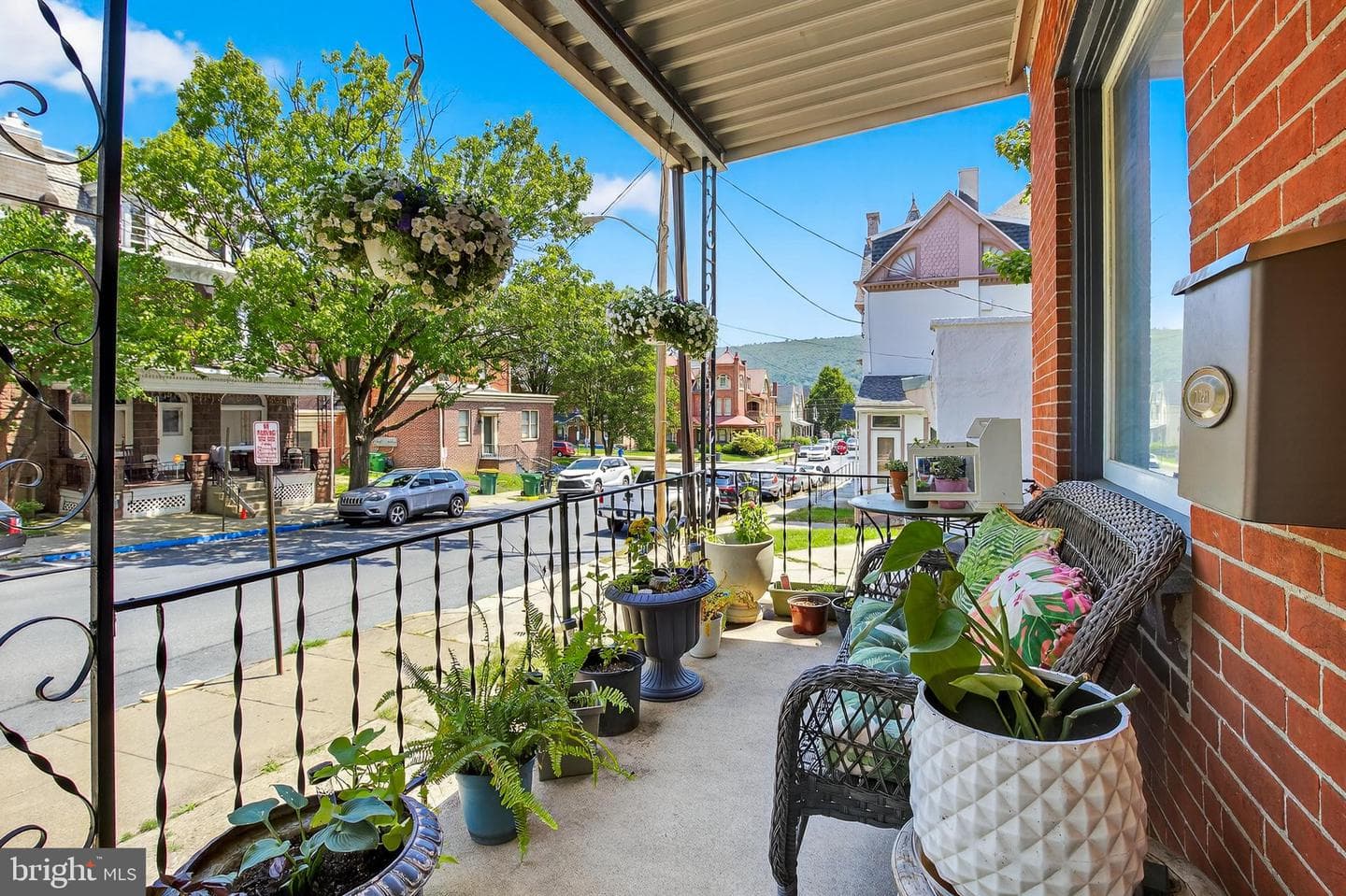 456 Douglass Street photo 5