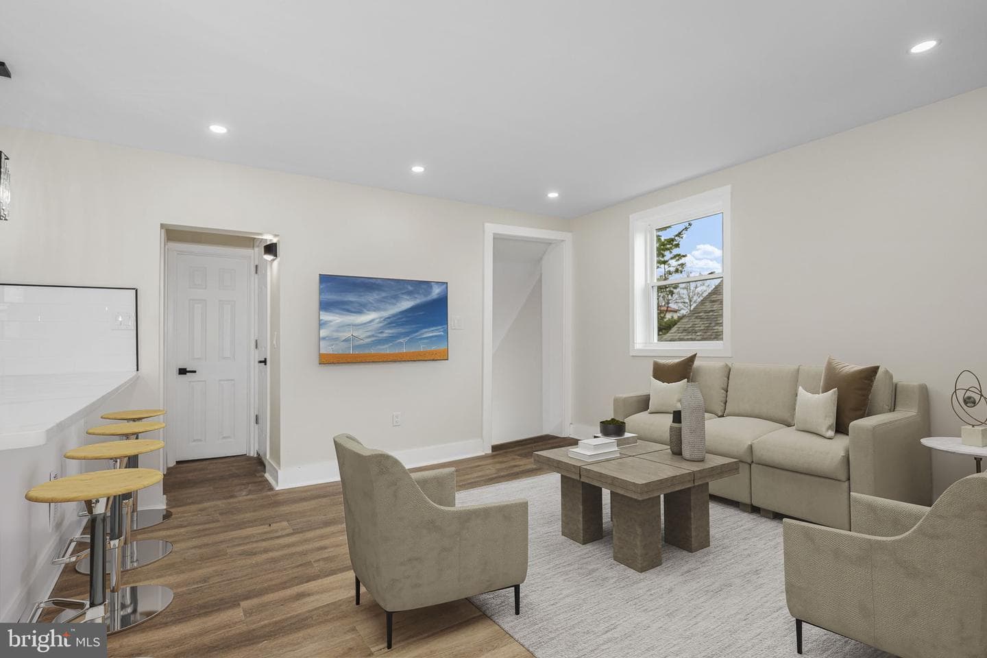 837 Philadelphia Avenue photo 3
