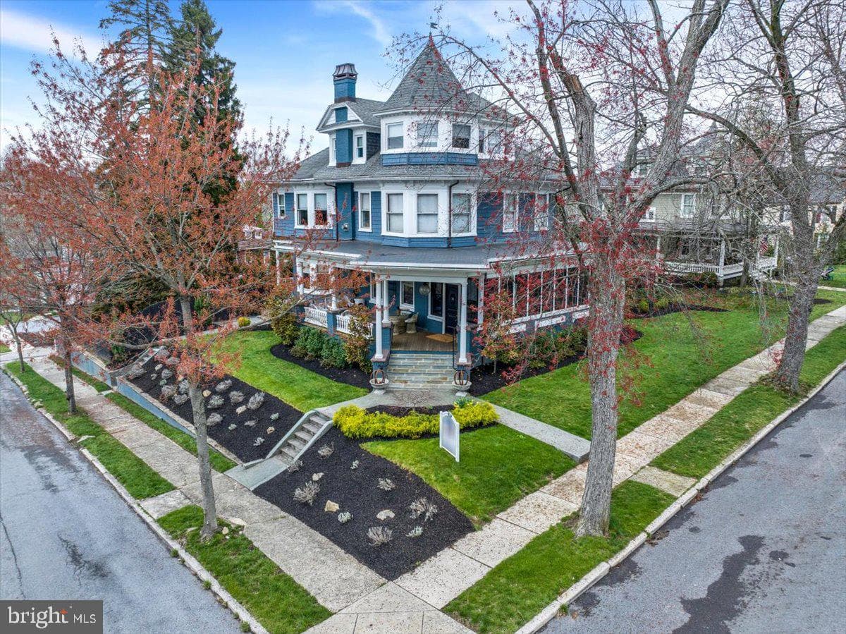 1245 Delaware Avenue photo 69