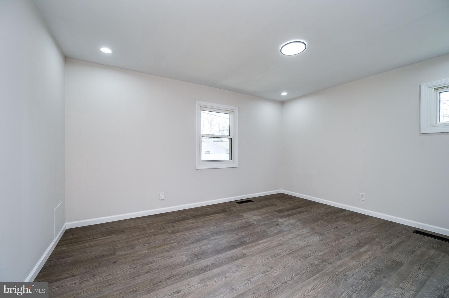 6 Circle Drive photo 31