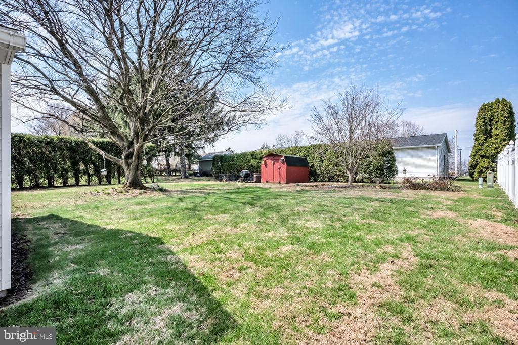 672 W Spring Street photo 36