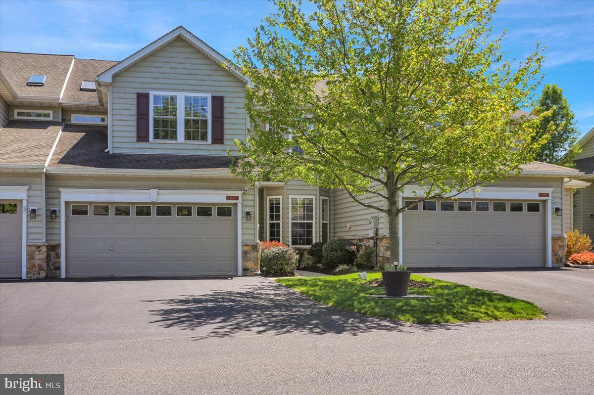 1506 Lexington Way photo 2