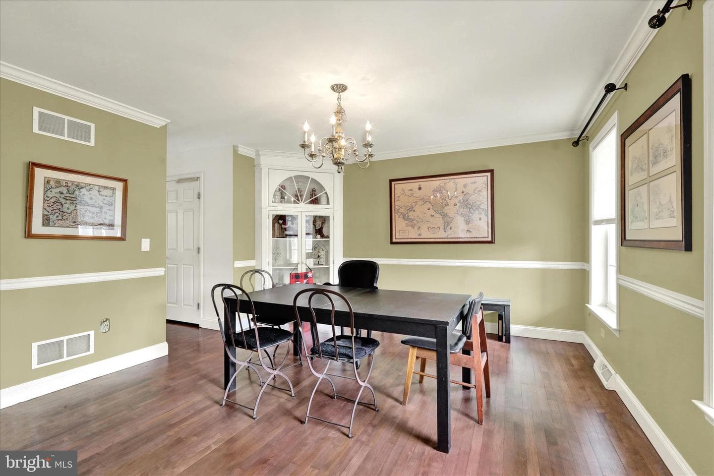74 Museum Road photo 5