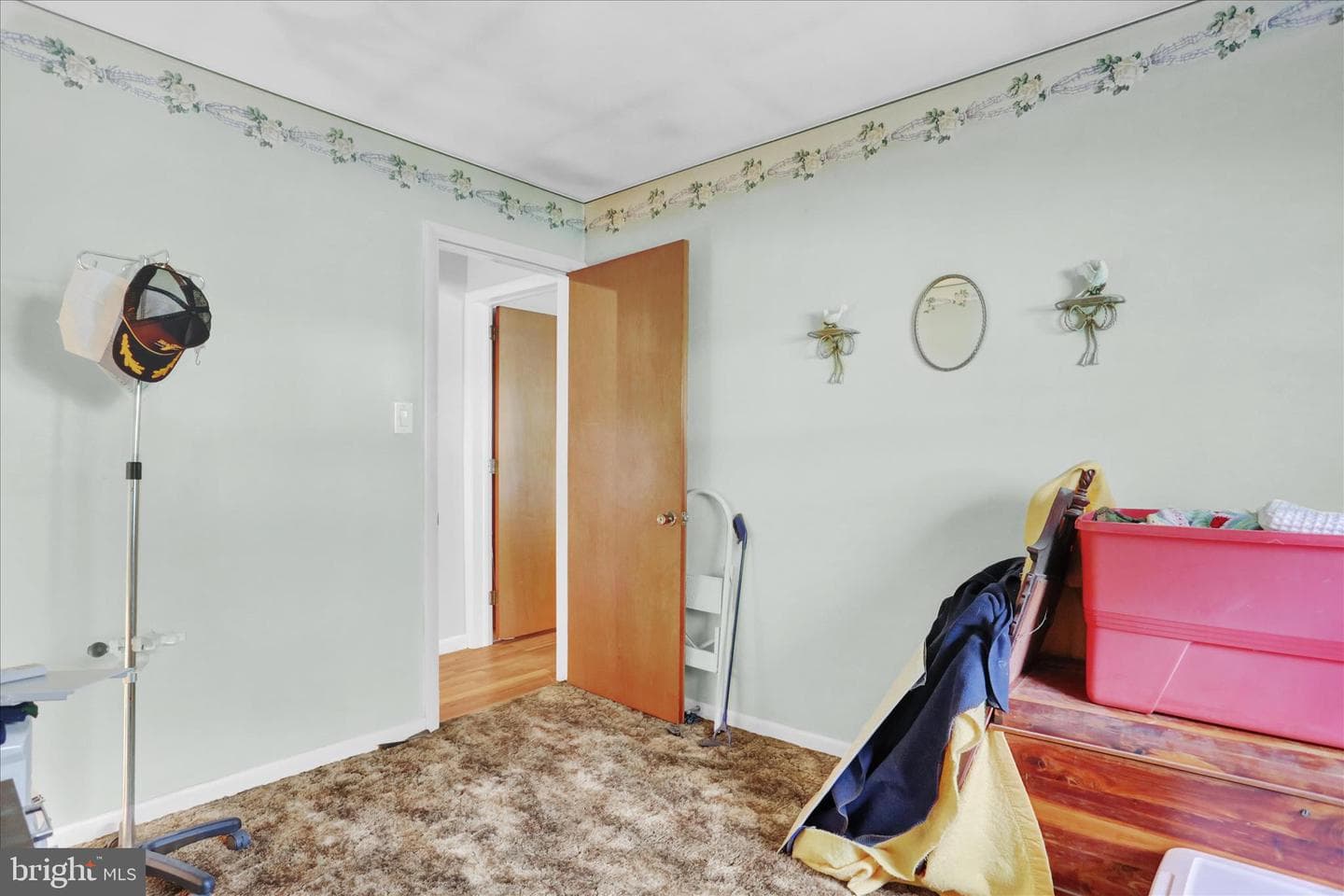 227 W Neversink Road photo 16