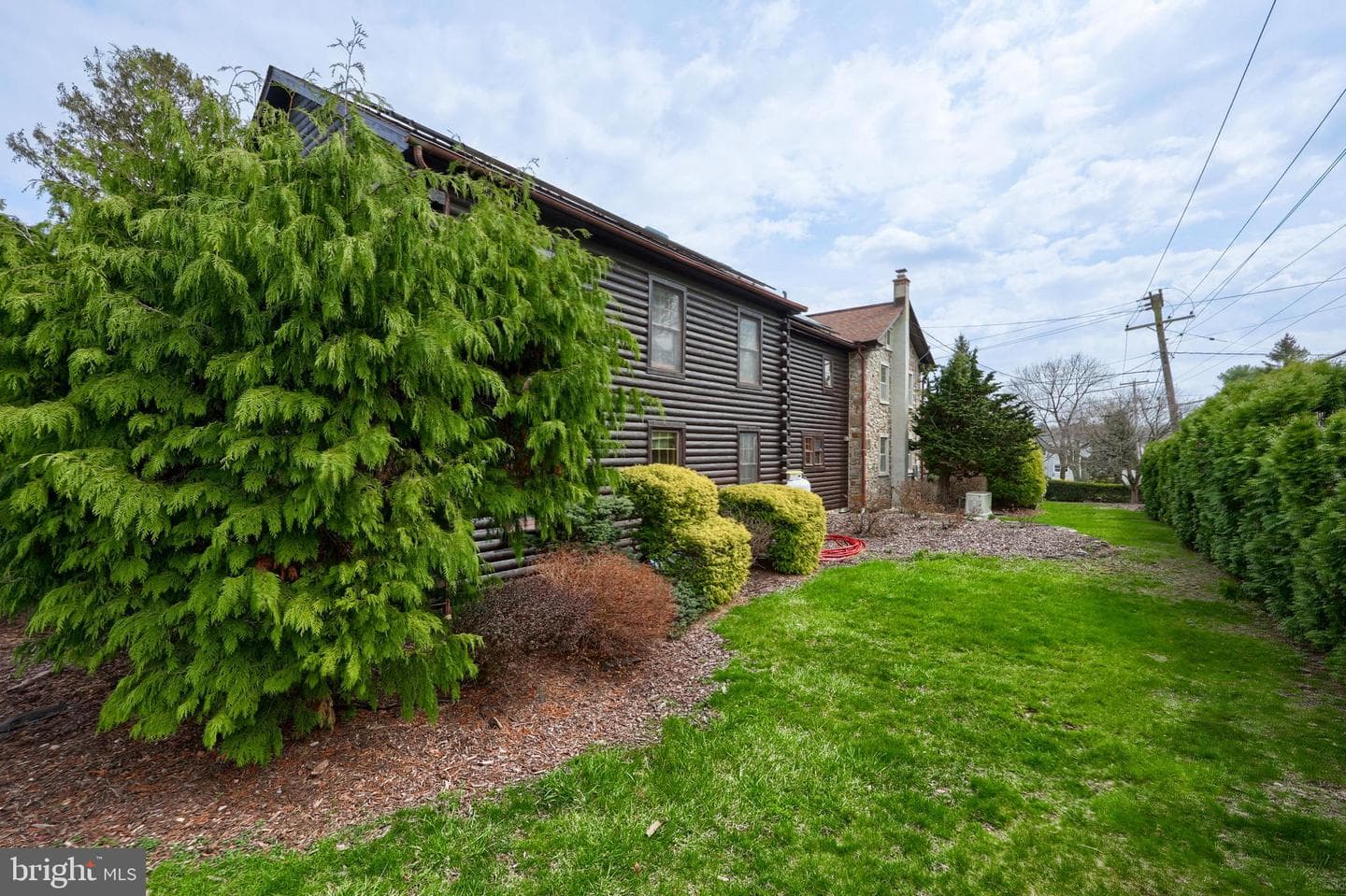100 Seyler Road photo 3