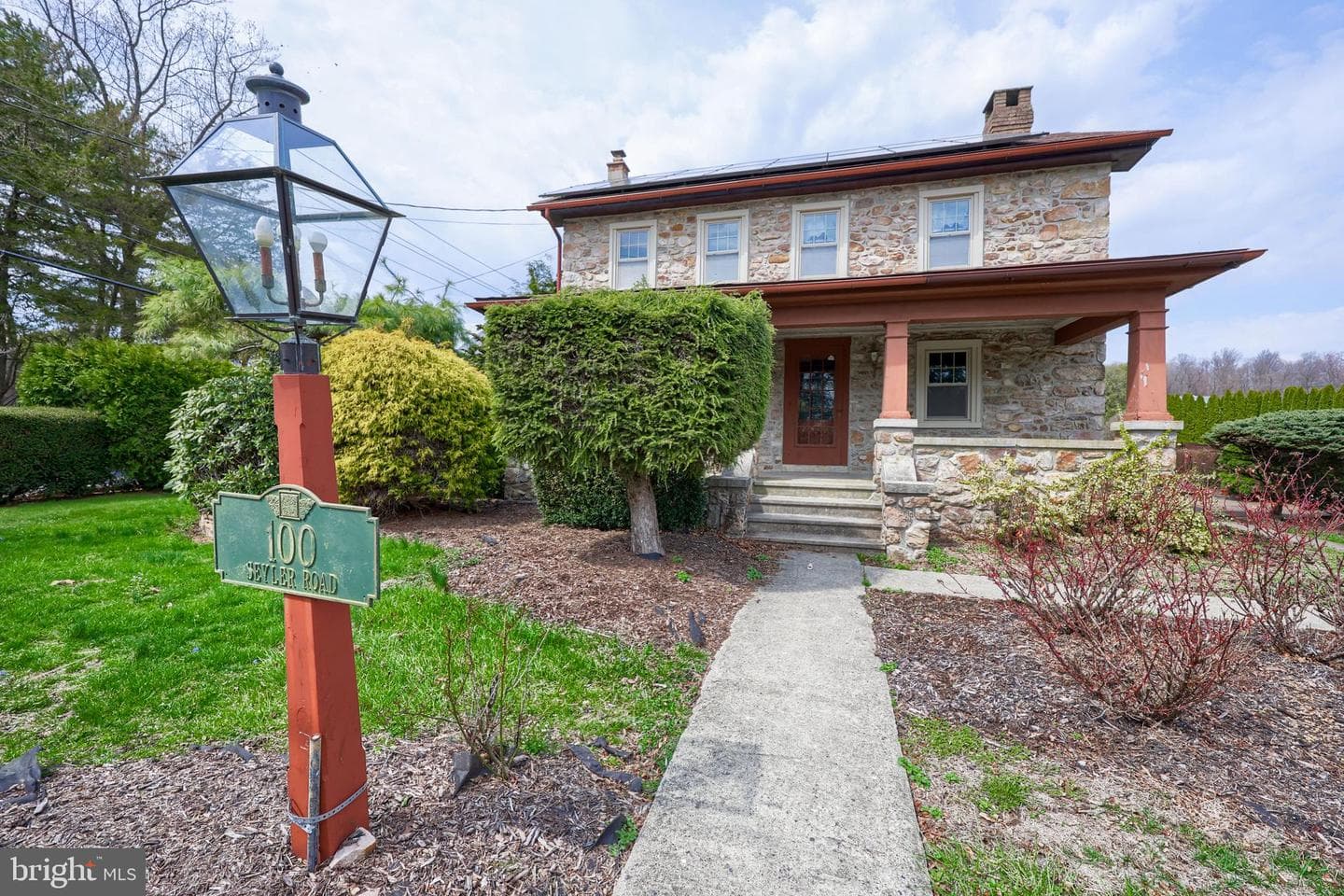 100 Seyler Road photo 4