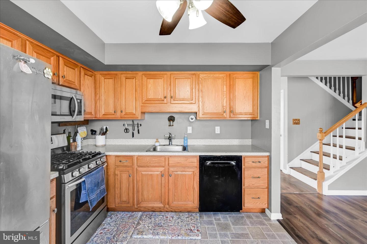 1054 Alexander Drive photo 12