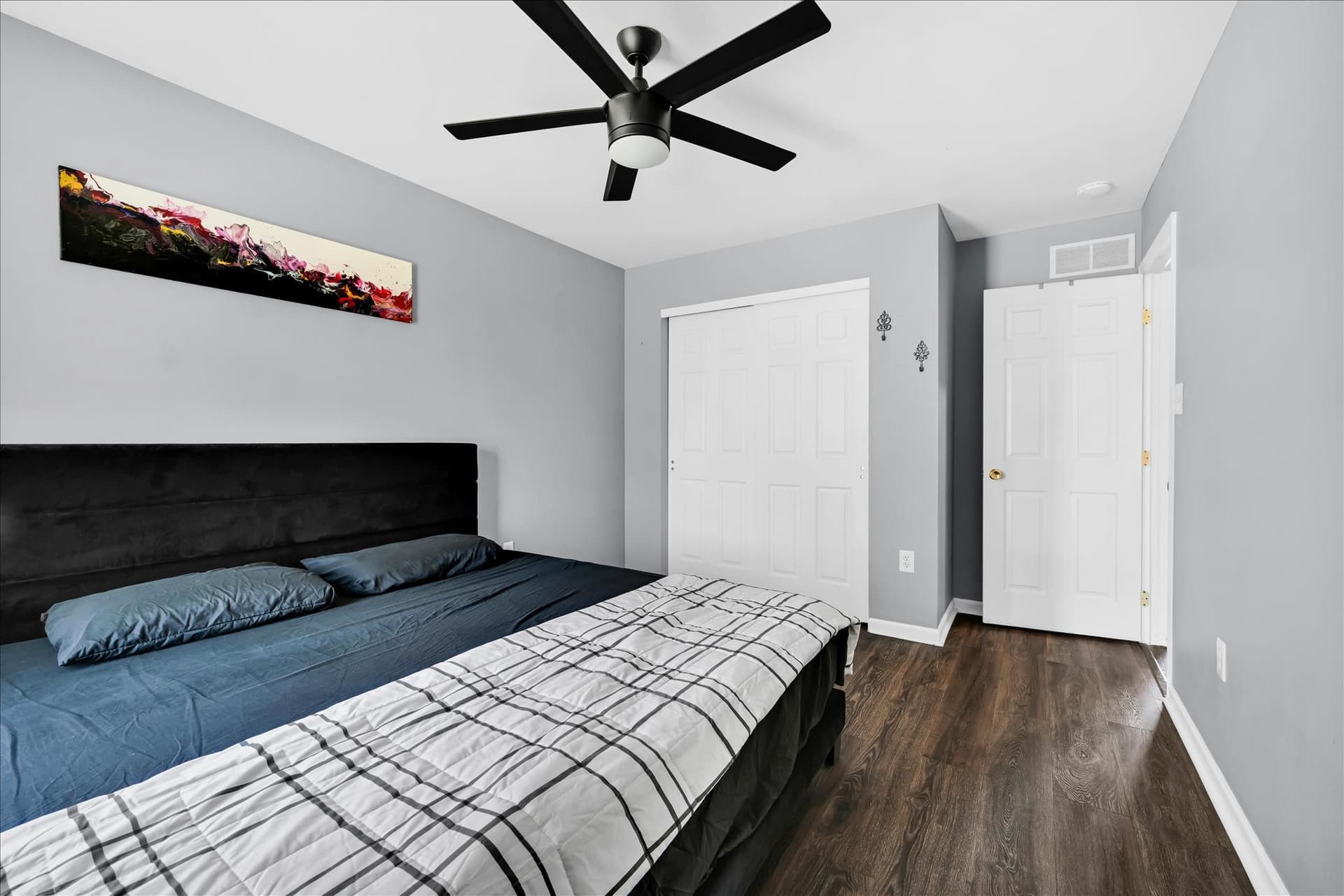 1054 Alexander Drive photo 24