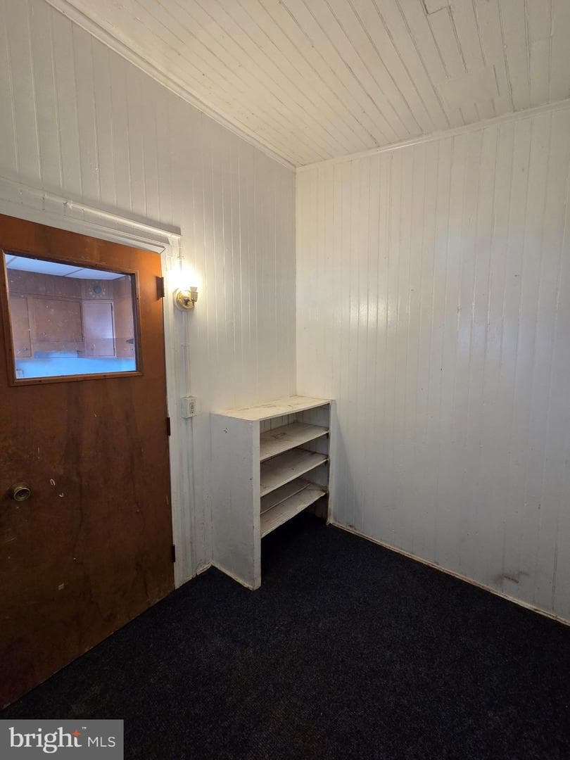 333 S 17th 1/2 photo 13