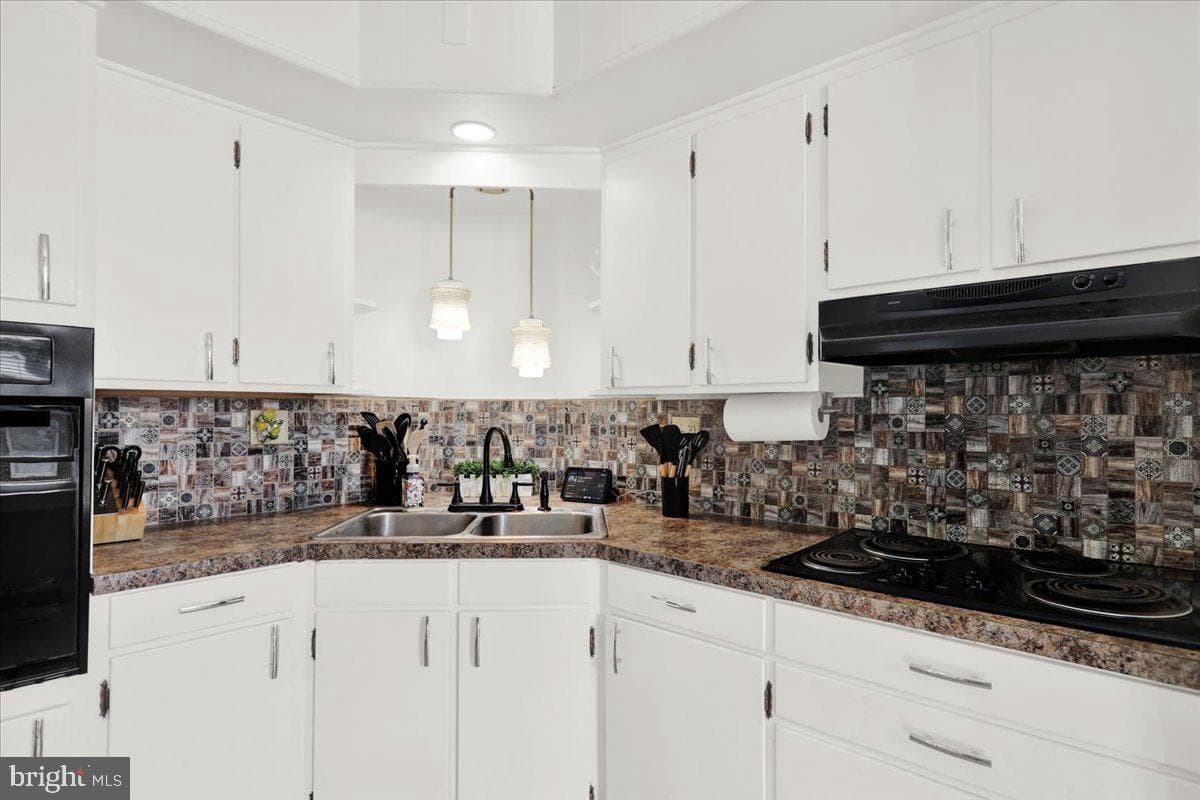 8 Pershing Boulevard photo 9
