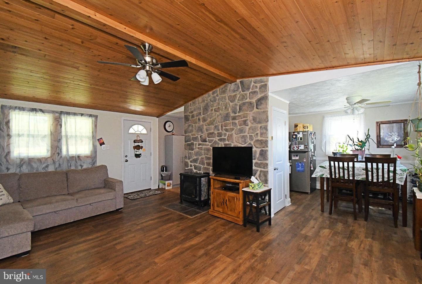 511 Freehall Street photo 12