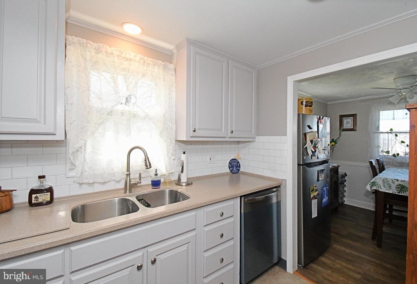 511 Freehall Street photo 19