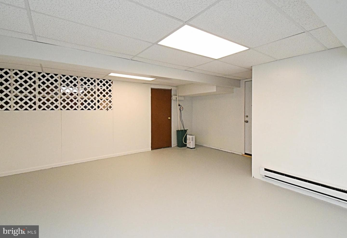 511 Freehall Street photo 39