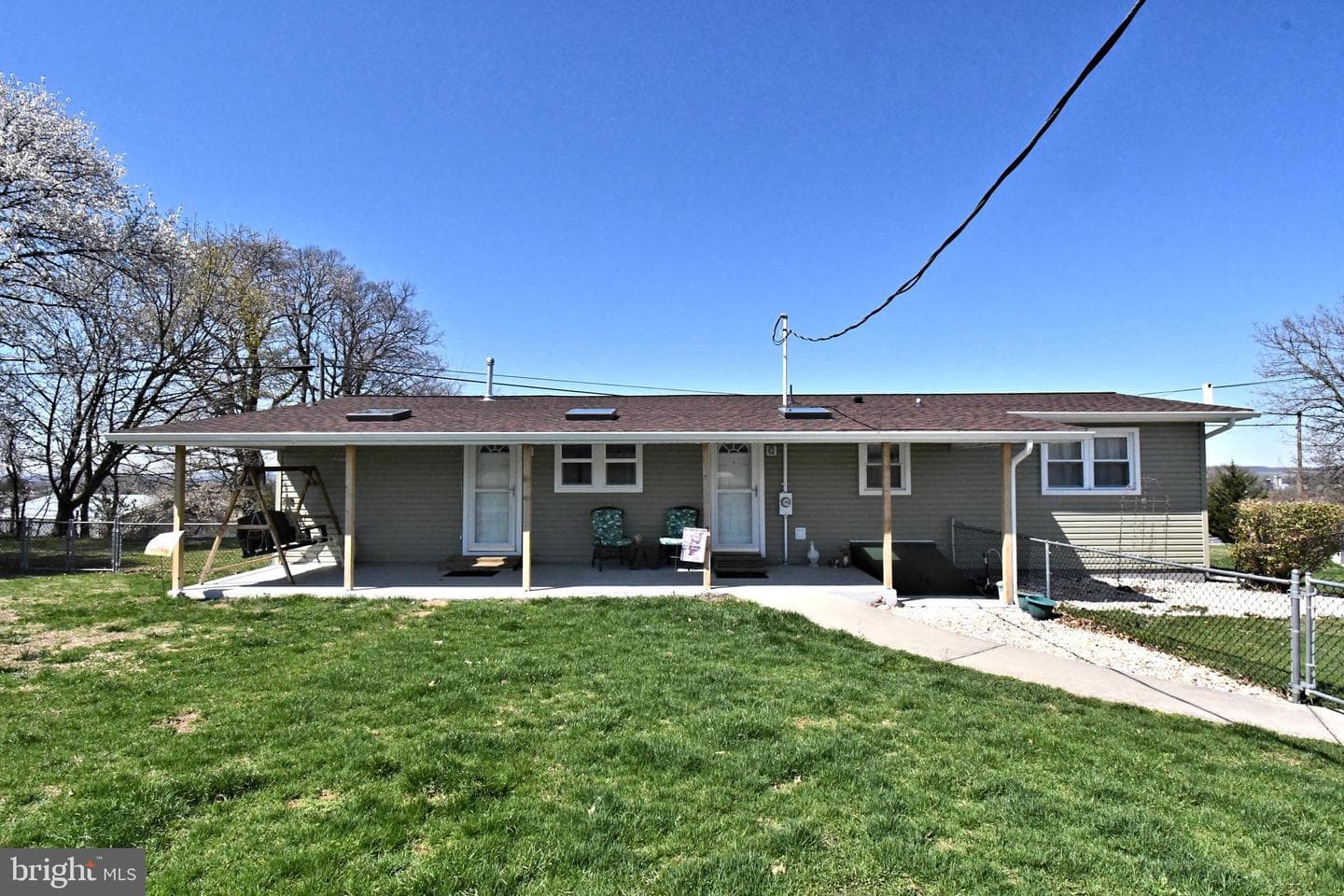 511 Freehall Street photo 4