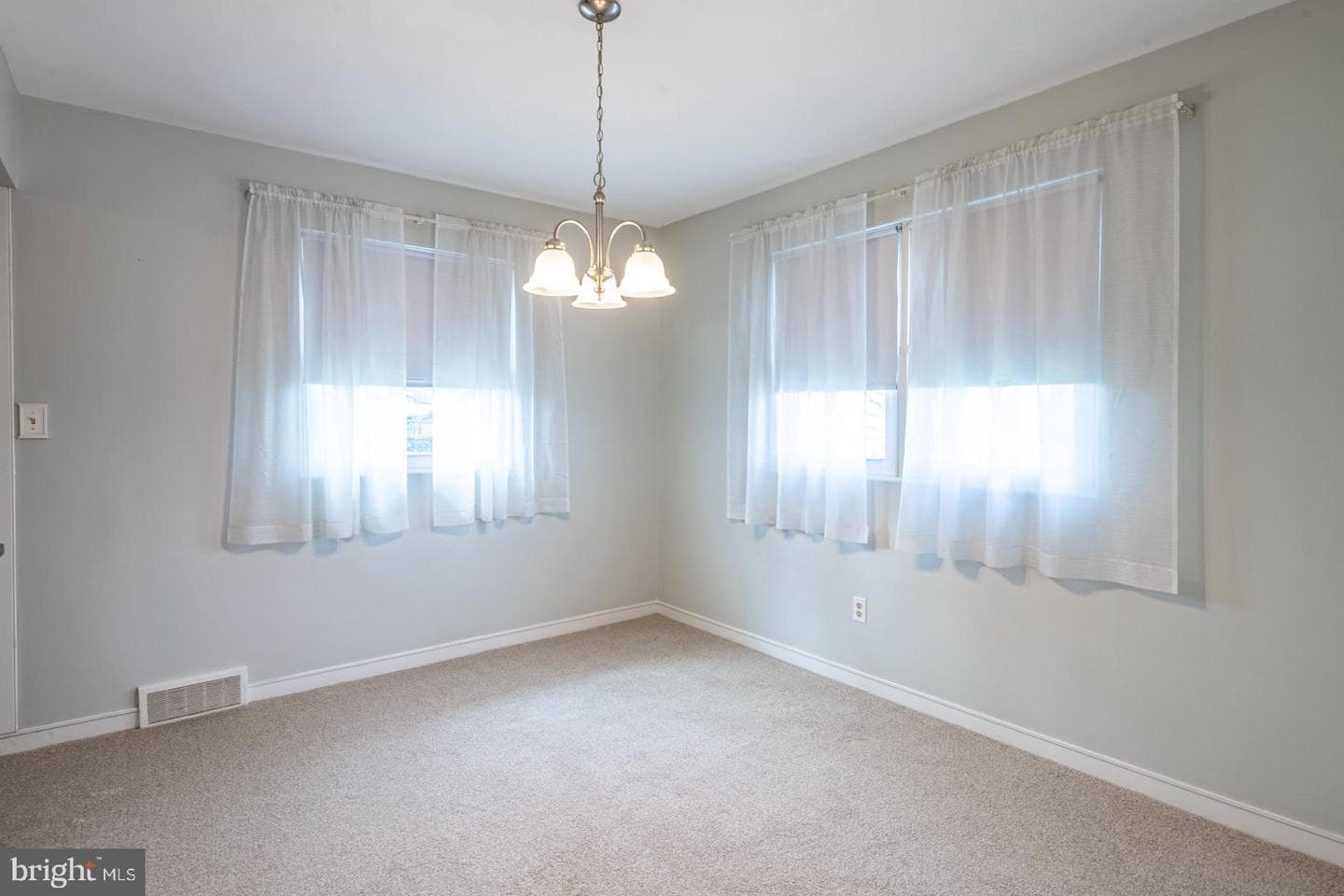 311 Mifflin Boulevard photo 7