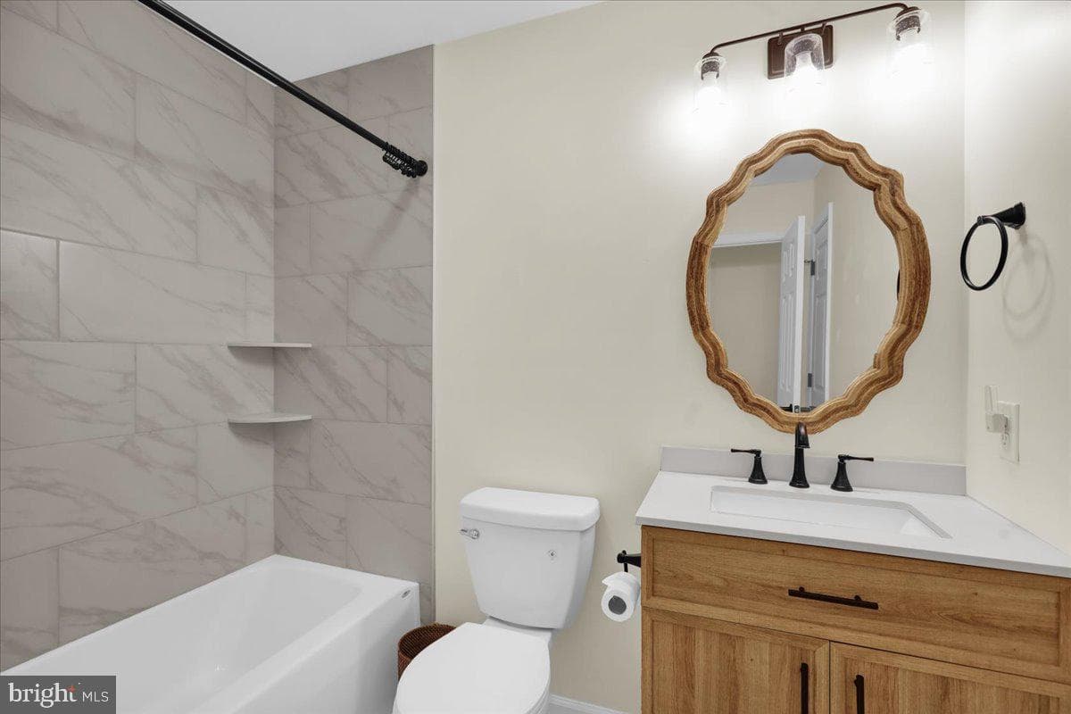2 Courtleigh Place photo 18