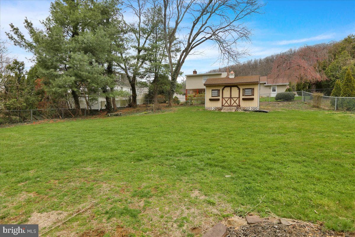 2 Courtleigh Place photo 30