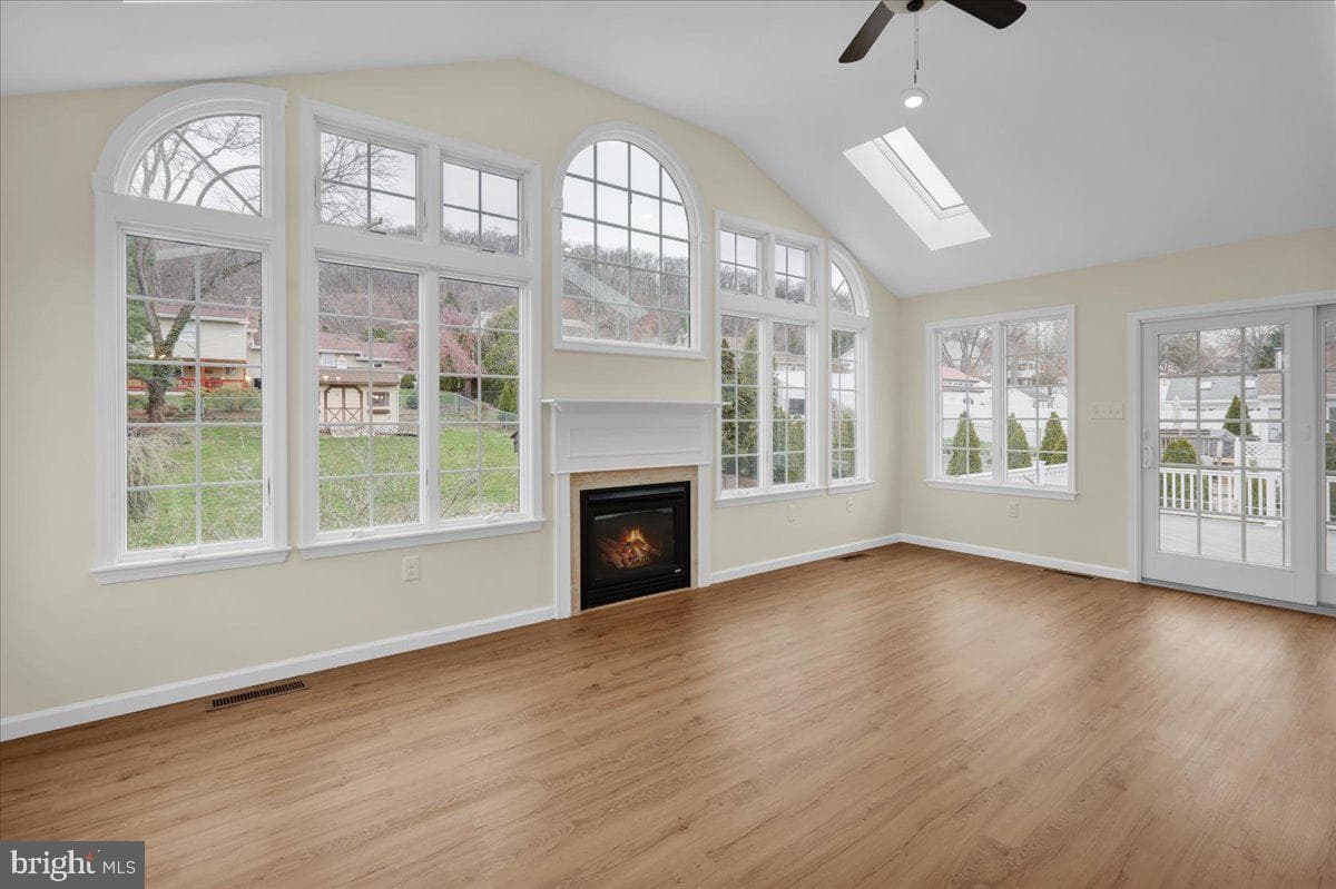 2 Courtleigh Place photo 9