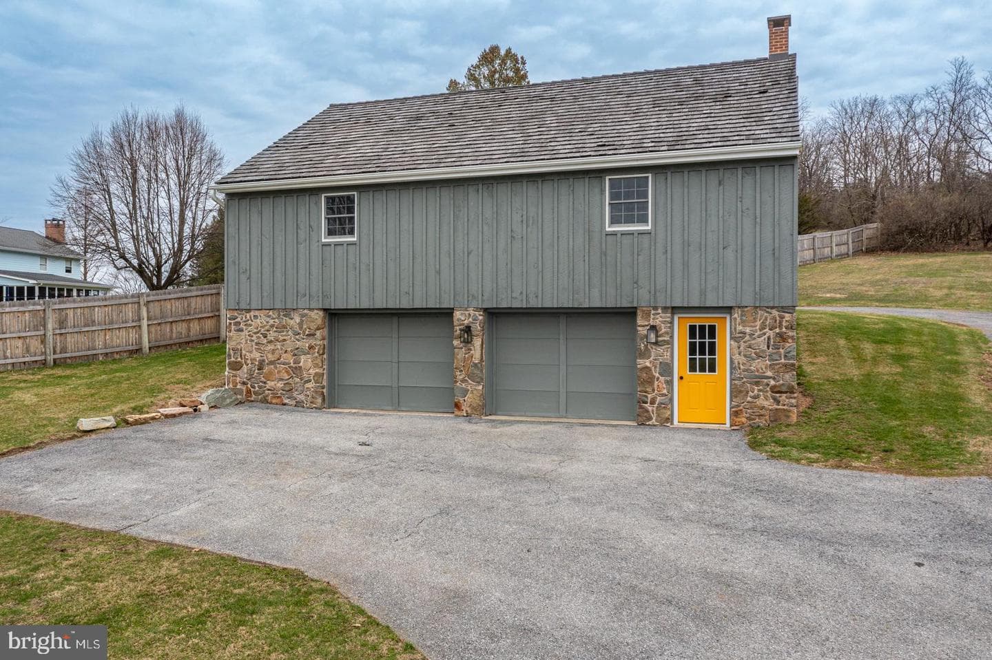 566 Scenic Drive photo 10