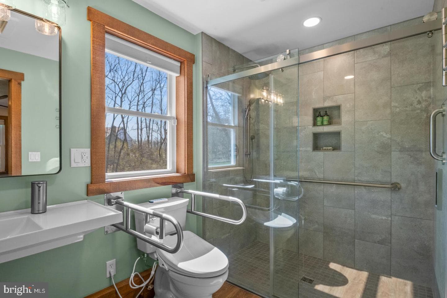 566 Scenic Drive photo 37