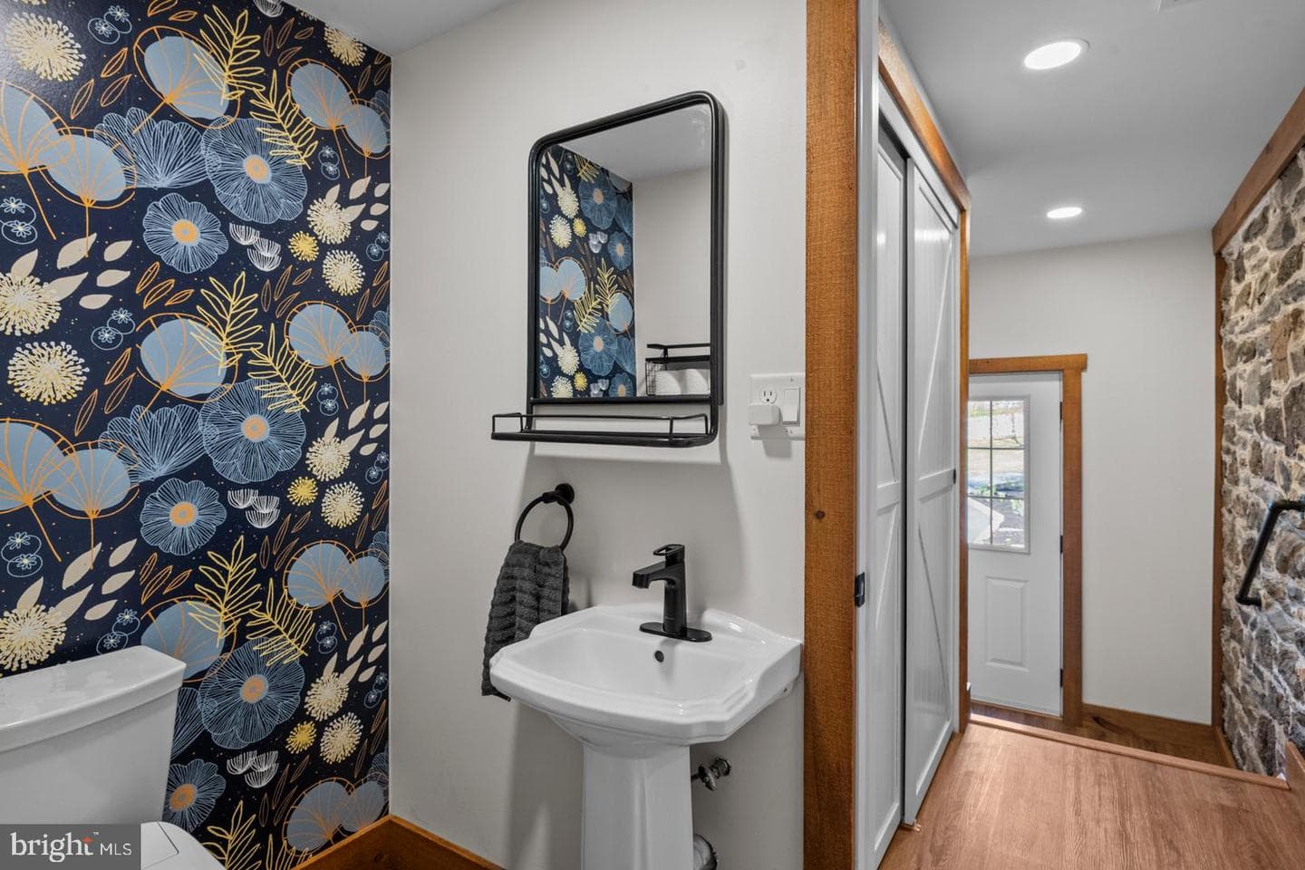 566 Scenic Drive photo 39