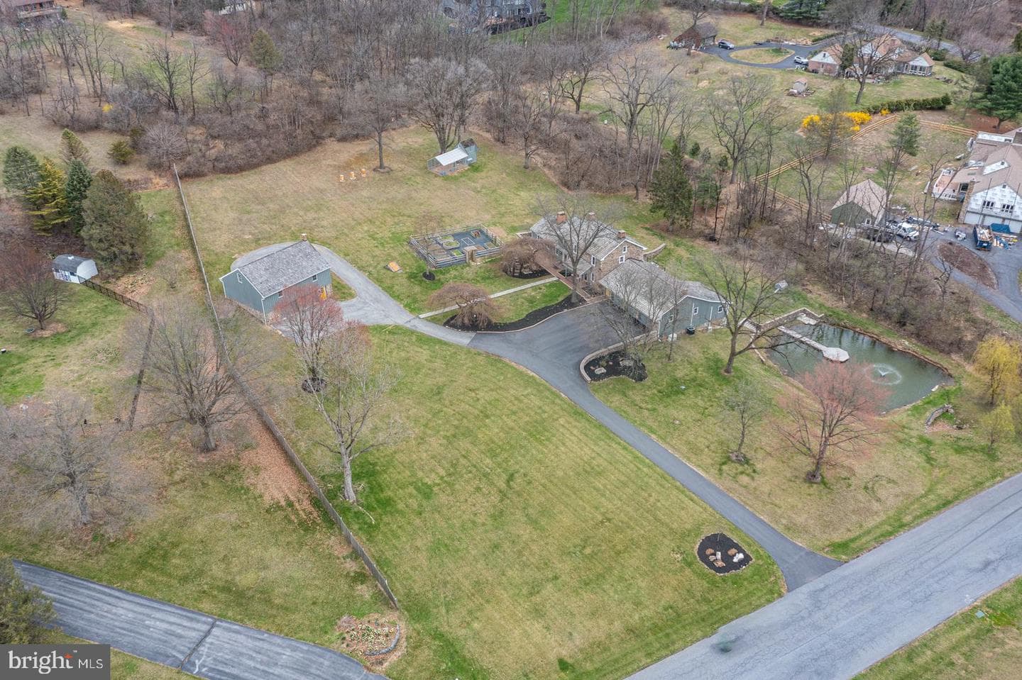 566 Scenic Drive photo 63
