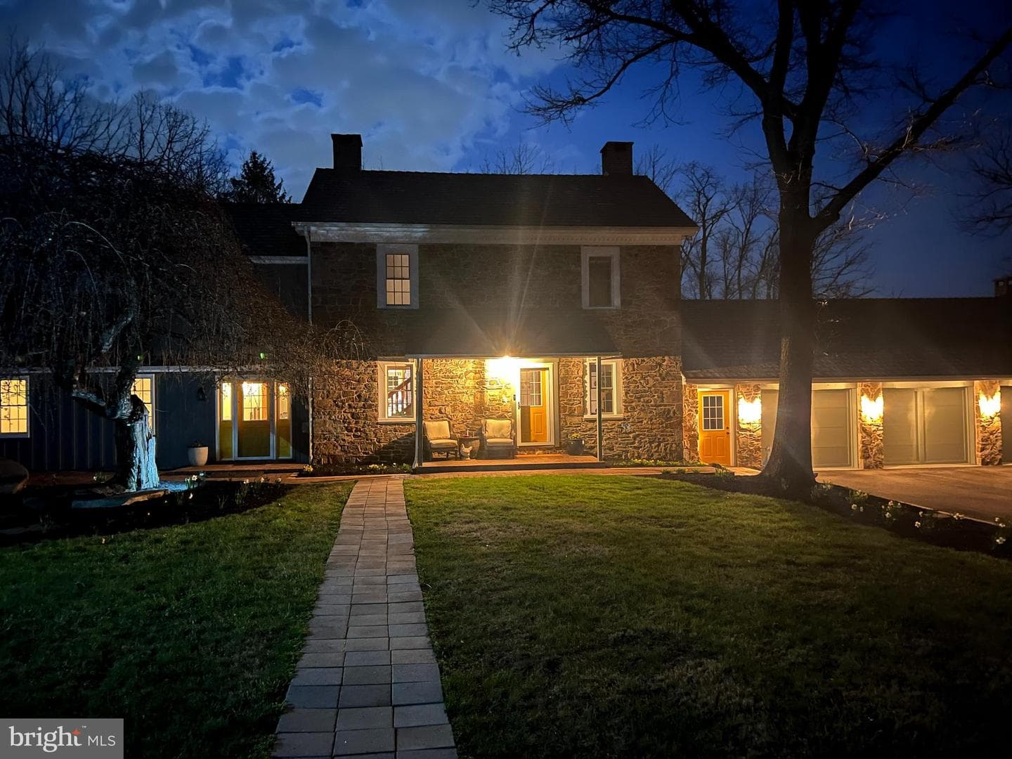 566 Scenic Drive photo 7