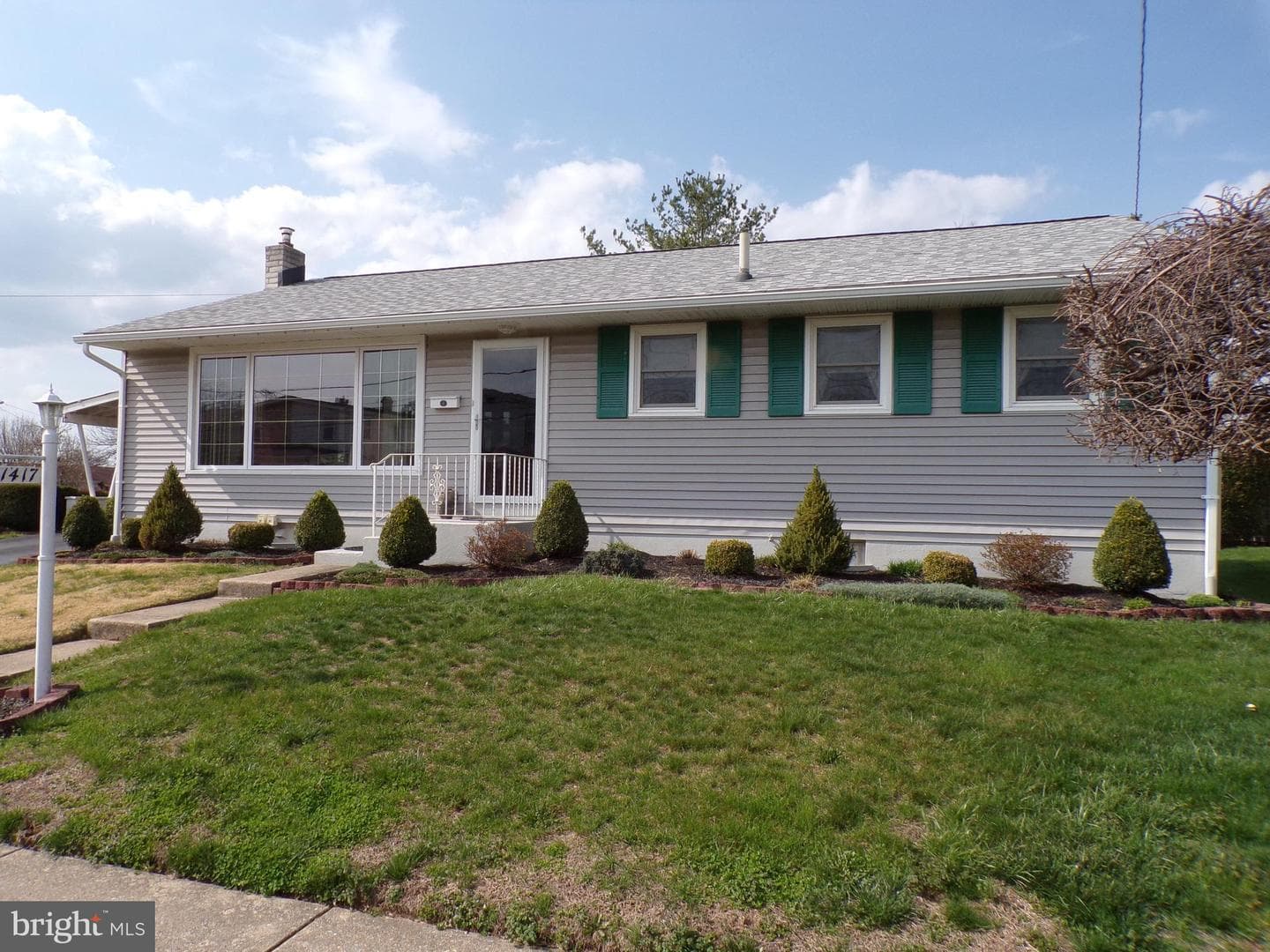1417 Margaret Street photo 2