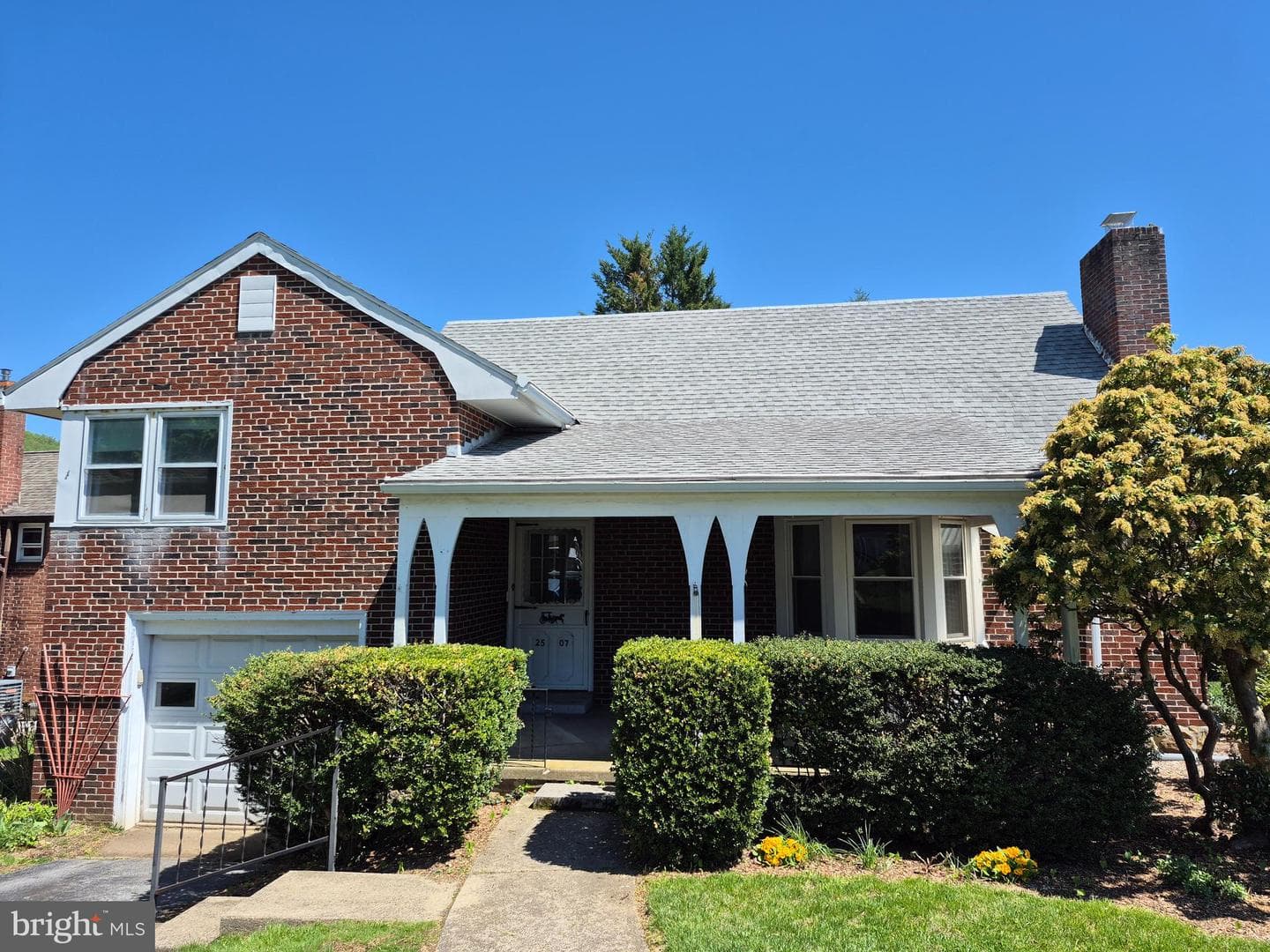 2507 Park Street photo 2