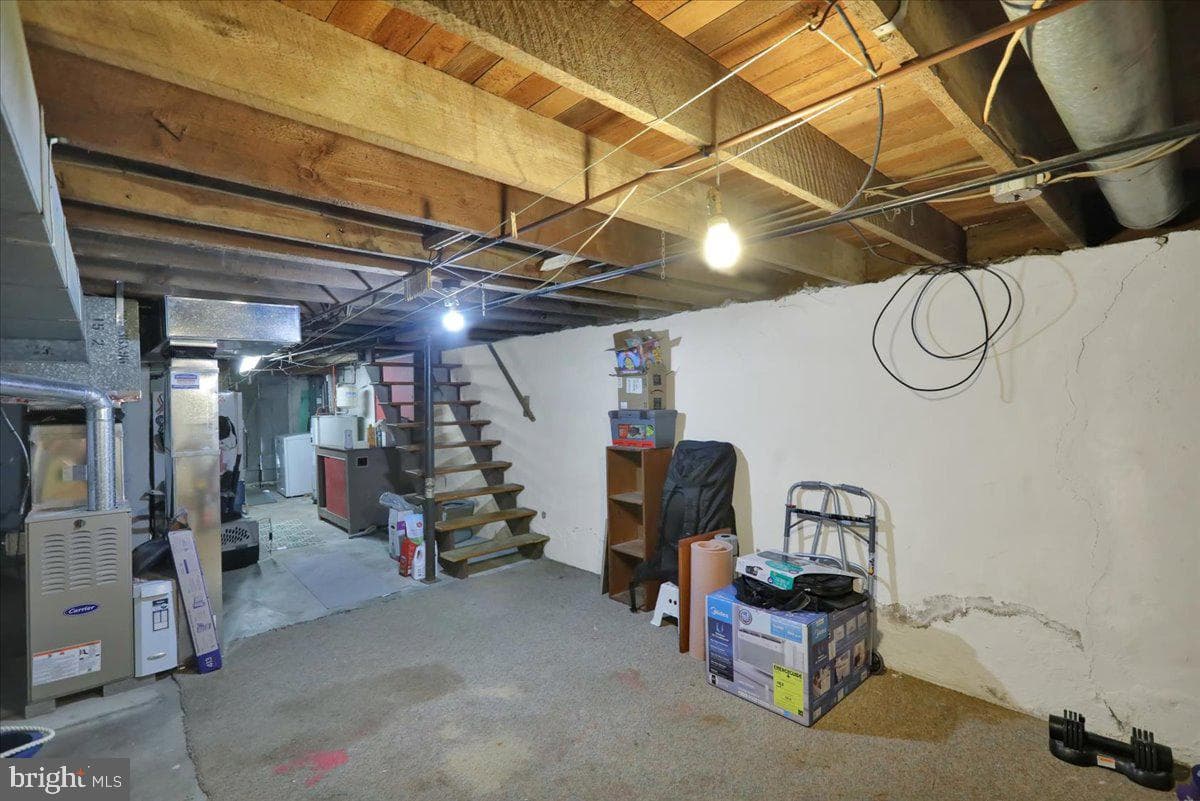 258 E Walnut Street photo 20
