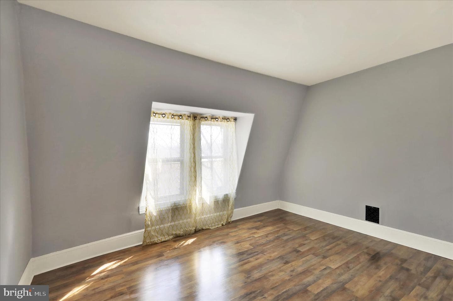 209 Franklin Street photo 24