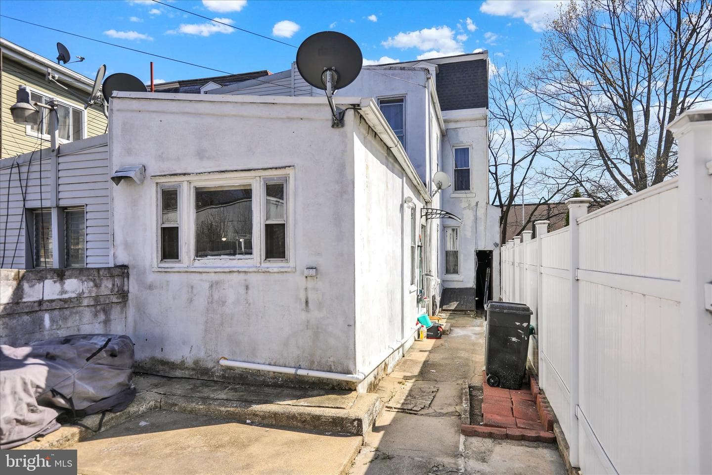 209 Franklin Street photo 32