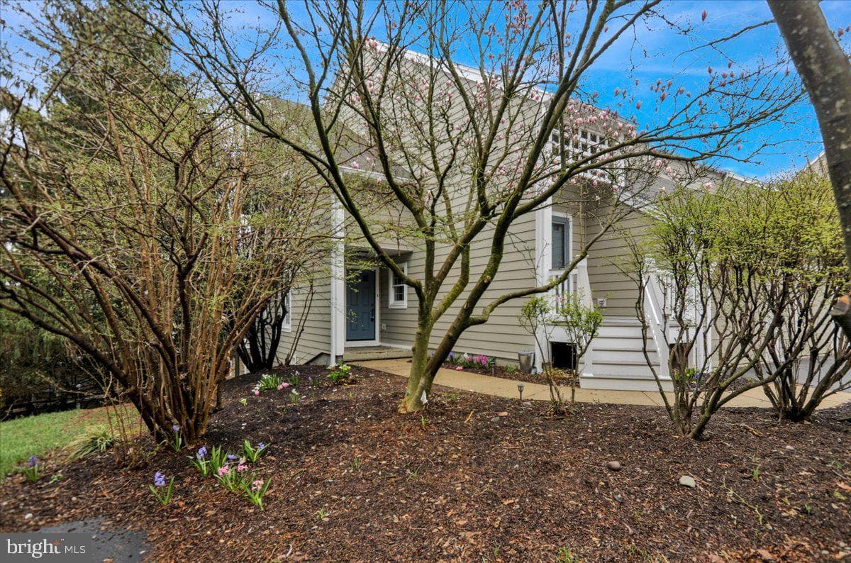 2028 Meadow Glen