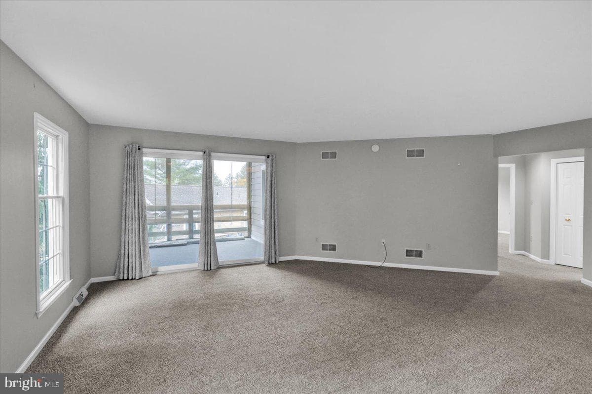 2028 Meadow Glen photo 10