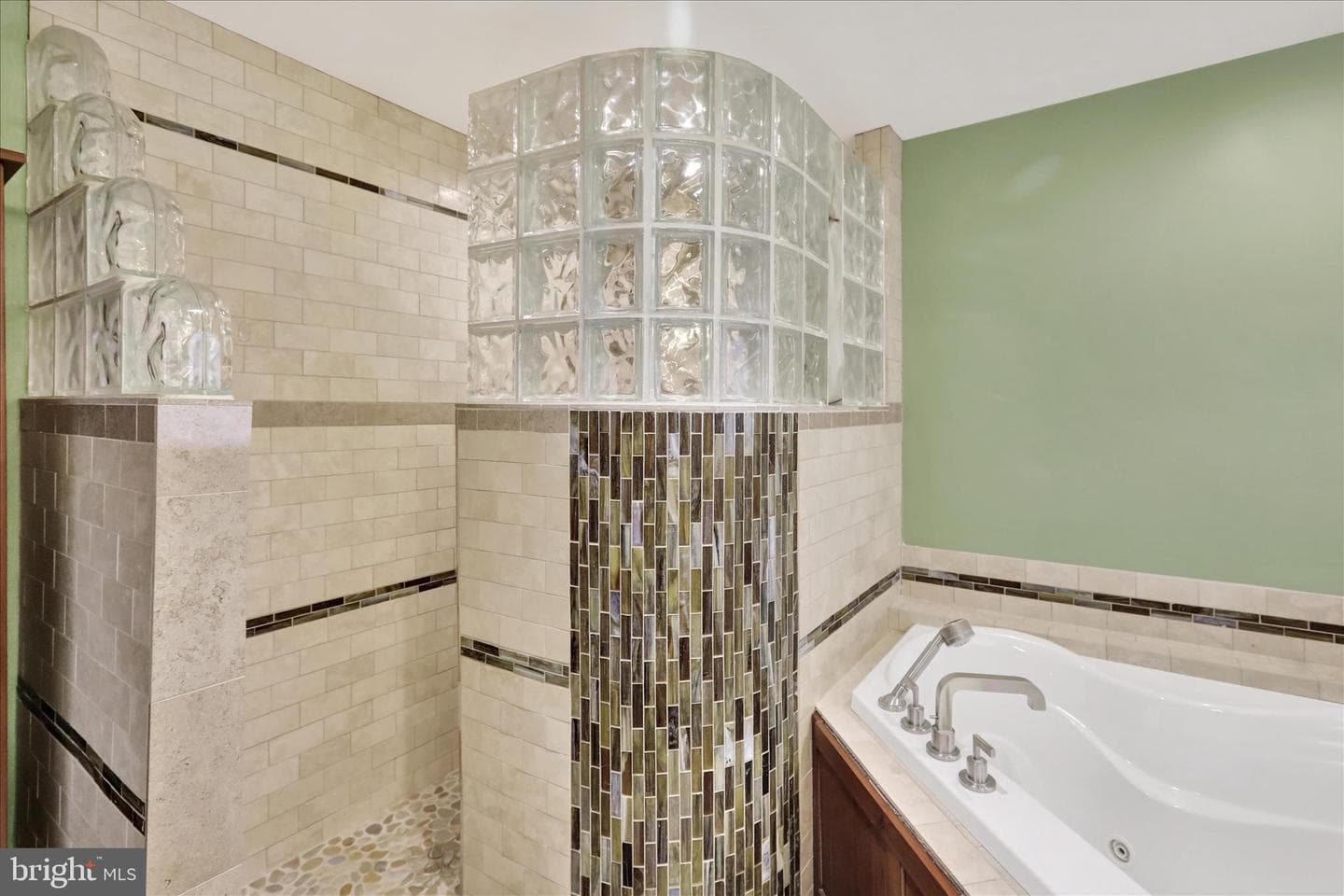 211 Orchard Road photo 32