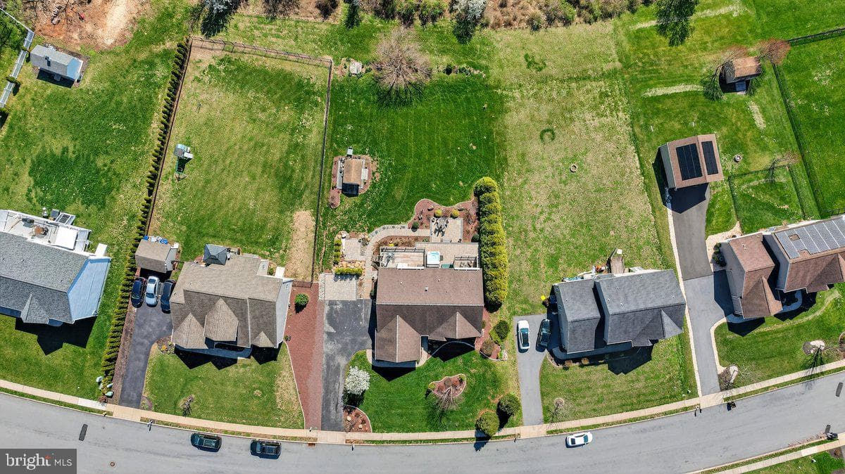 216 Pleasant View Drive photo 8