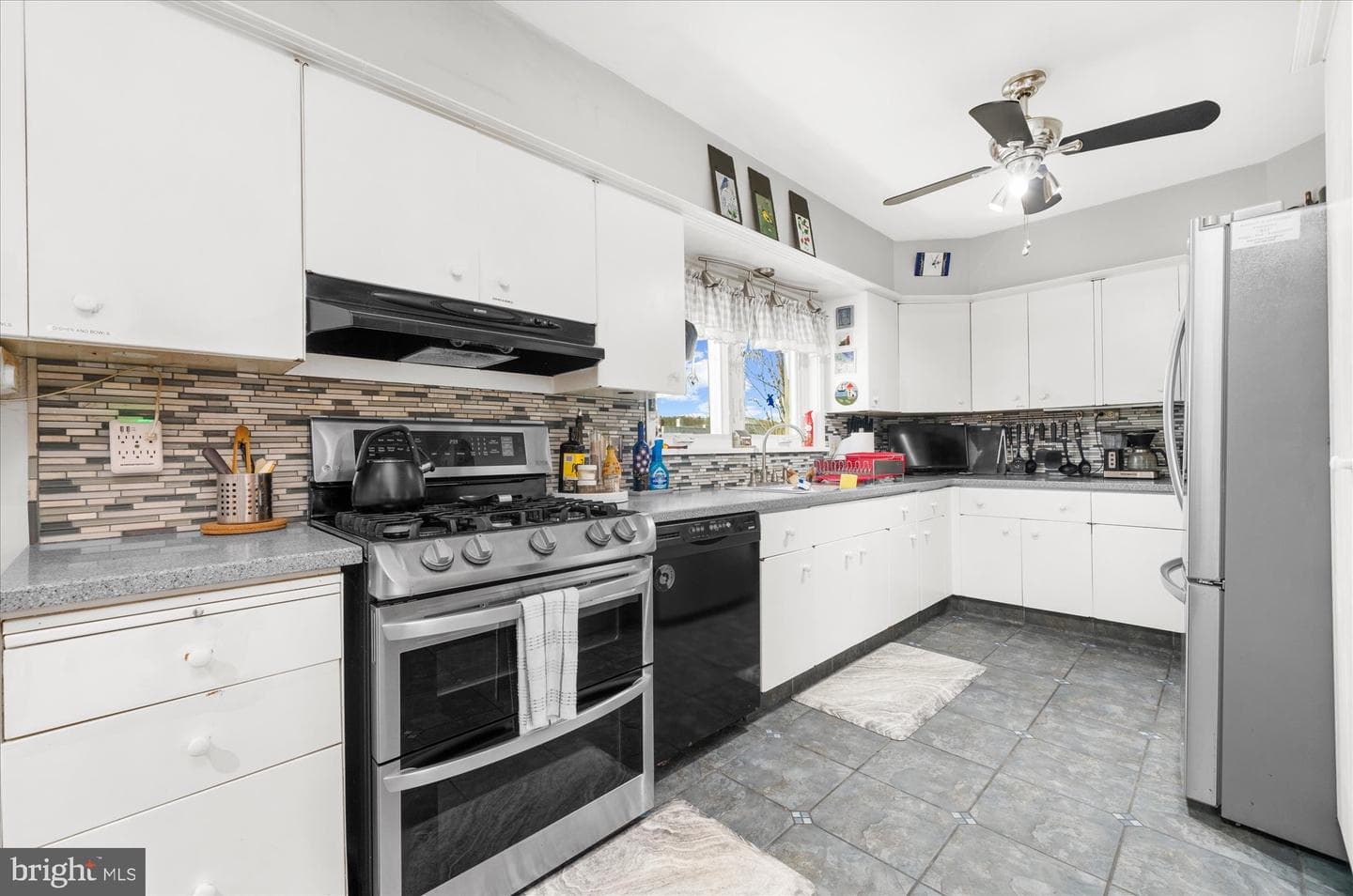 127 N Reading Avenue photo 12