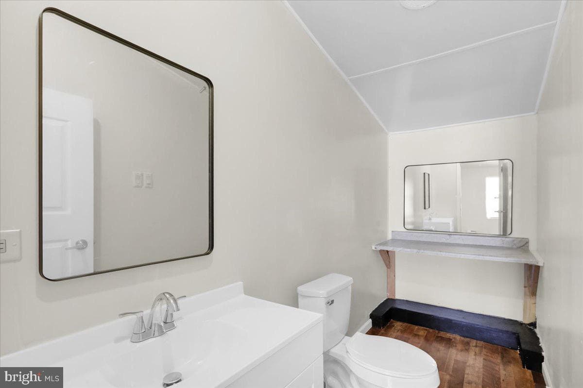 327 Oak Street photo 11